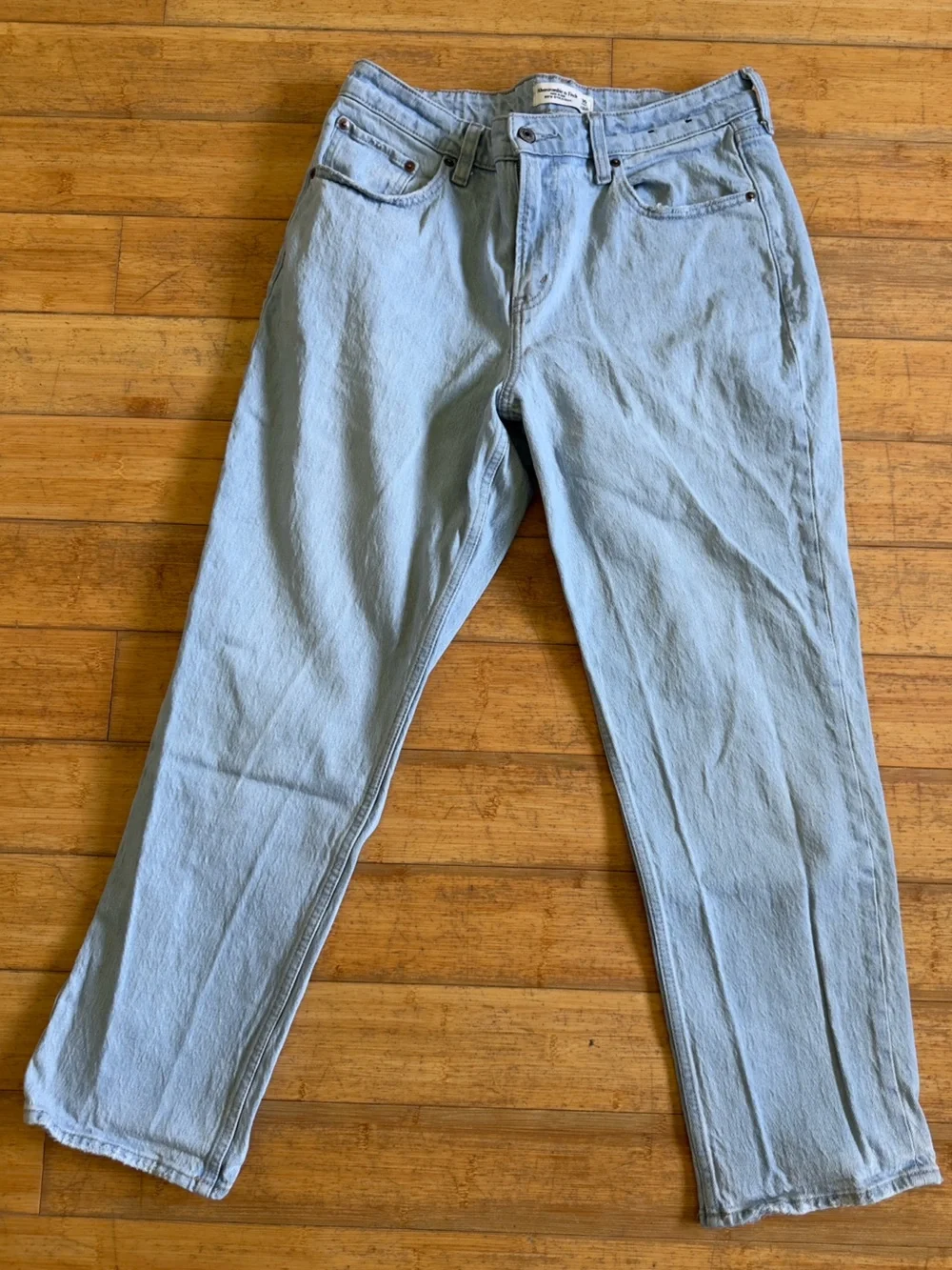 Abercrombie & Fitch light wash Jean